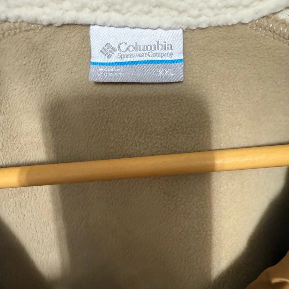 Columbia Tan and Cream Fleece Jacket - Picture 2 of 7